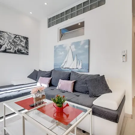 Apartment's Coli * Bakar